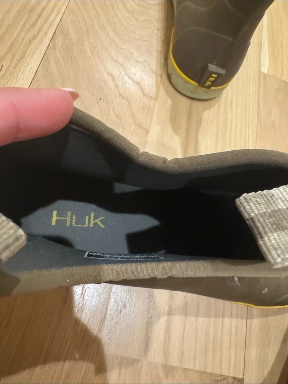 Huk Men’s Olive Rubber Ankle Boots with Yellow Trim - Picture 7 of 10
